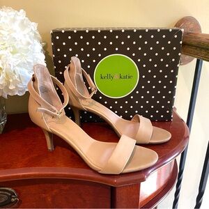 Kelly & Katie Nadia kk sandals